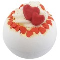 Bomb Cosmetics Crazy, Stupid, Love Bath Blaster musujca kula do kpieli 160g
