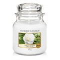 Yankee Candle Med Jar rednia wieczka zapachowa Camellia Blossom 411g