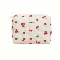 Ecarla Kosmetyczka pikowana w wisienki